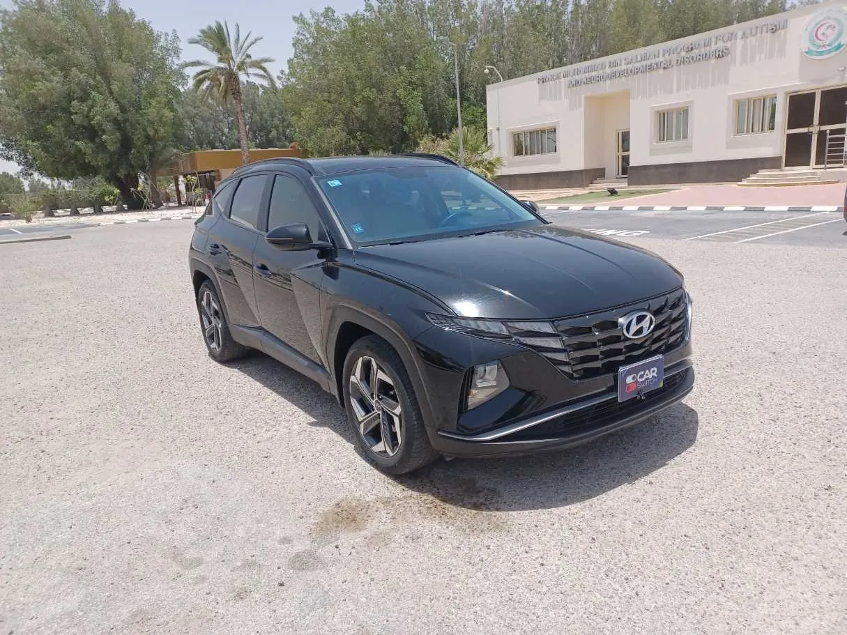 Car image 3