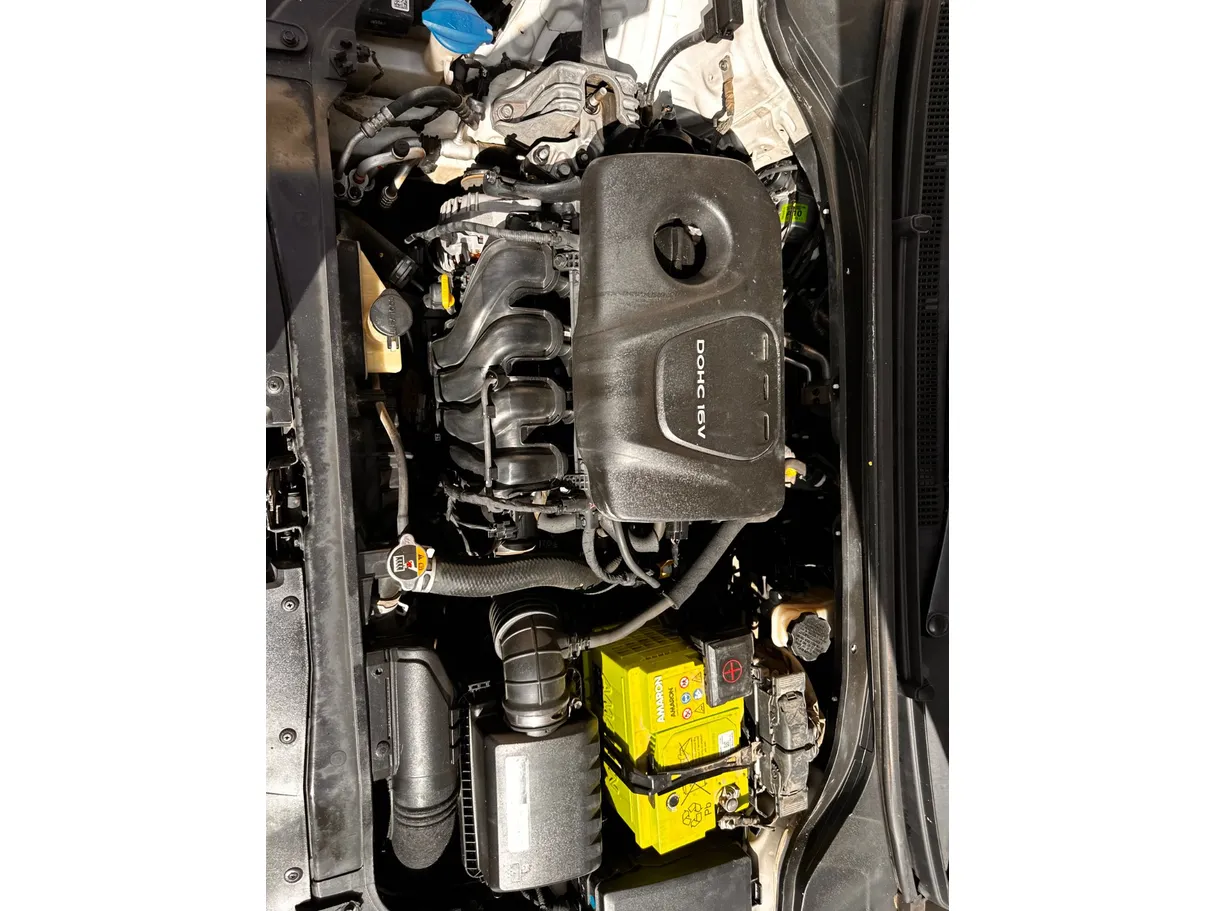Car image 25
