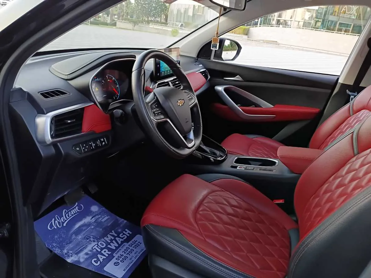 Car image 11