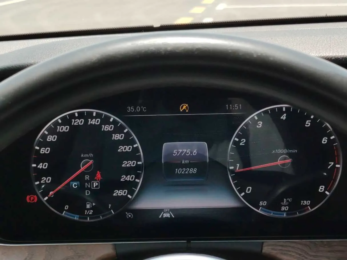 Car image 29