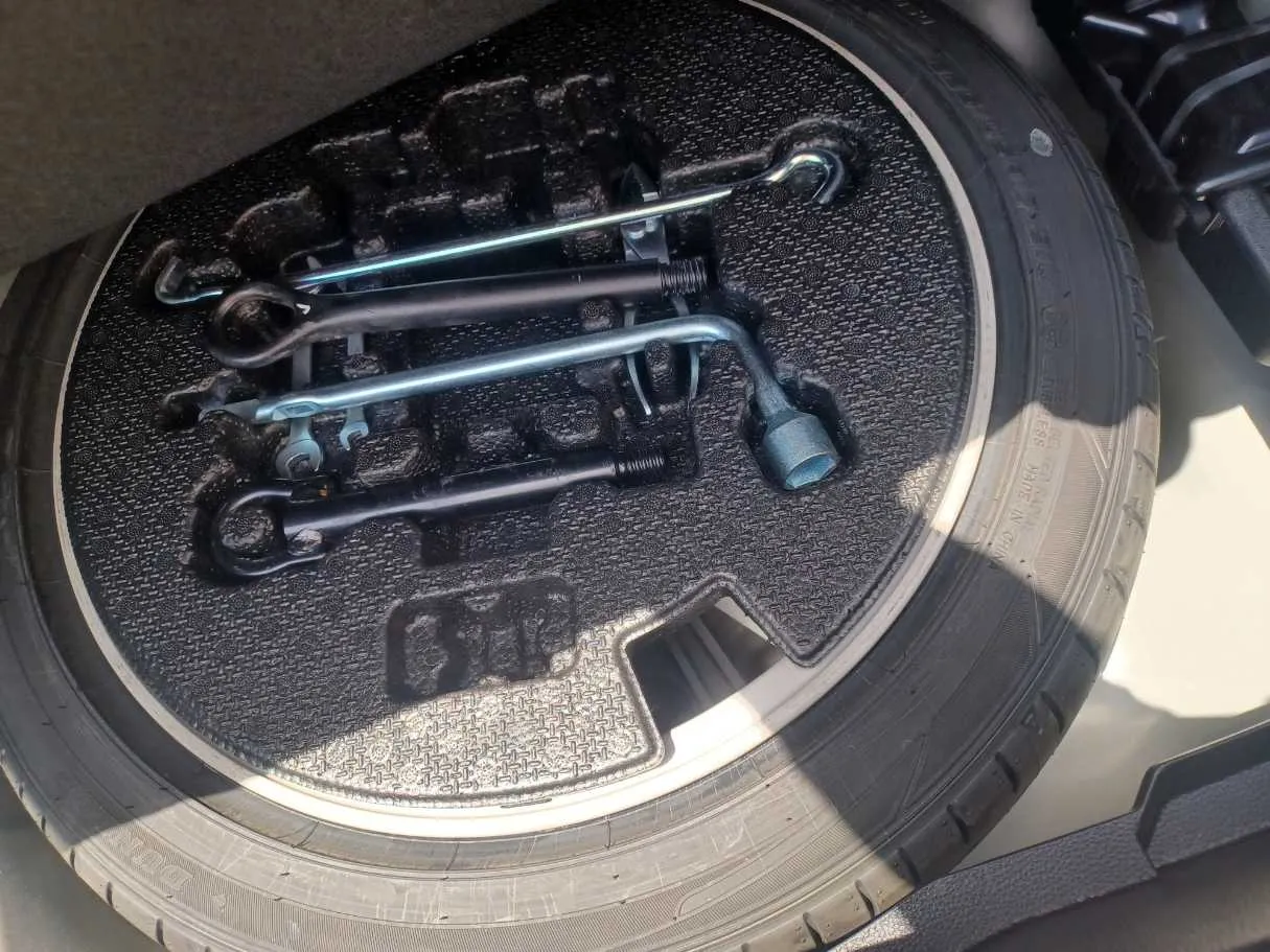 Car image 22