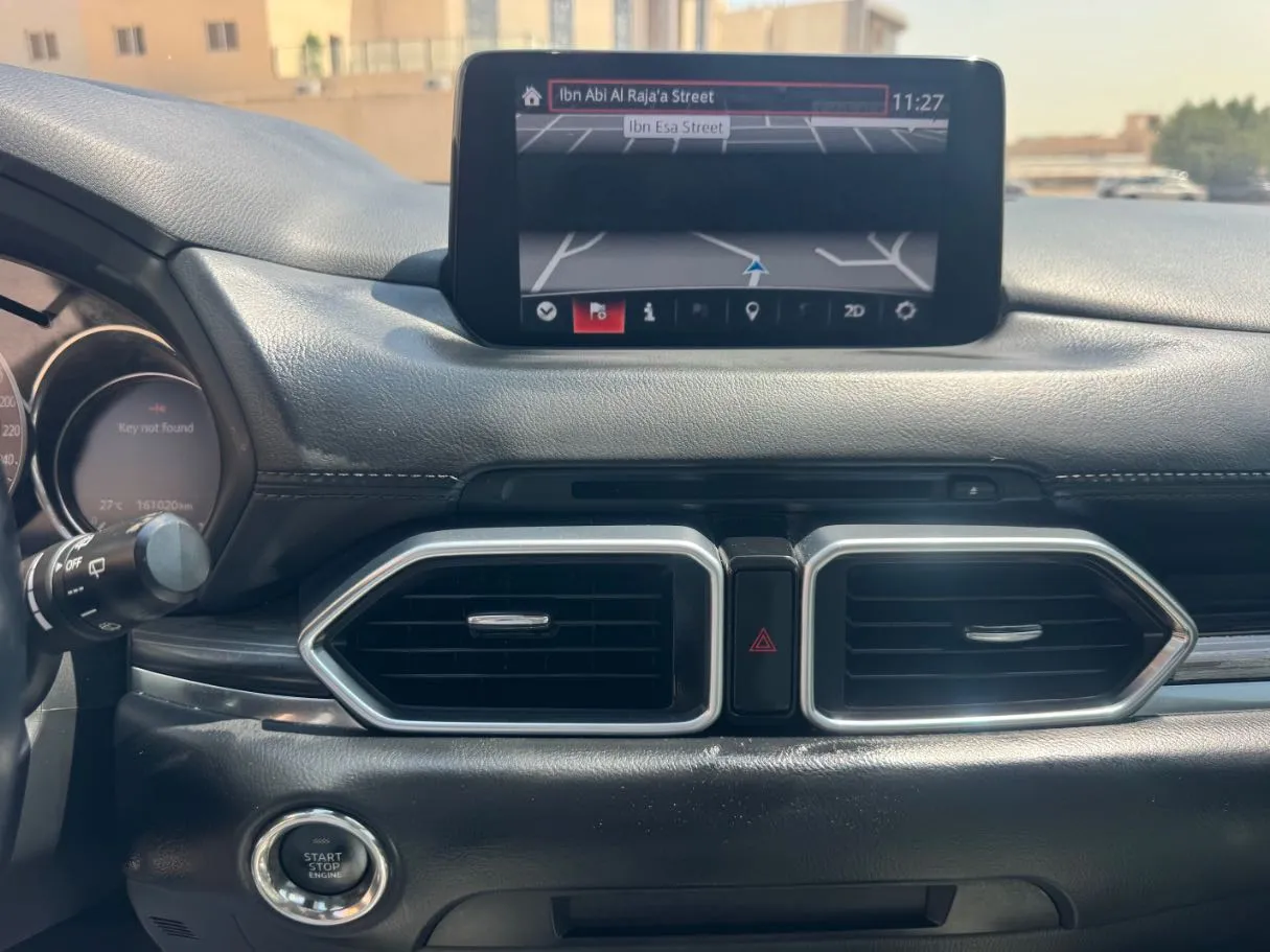Car image 16