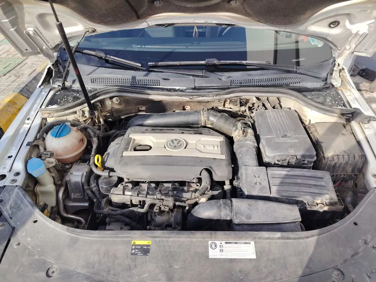Car image 28