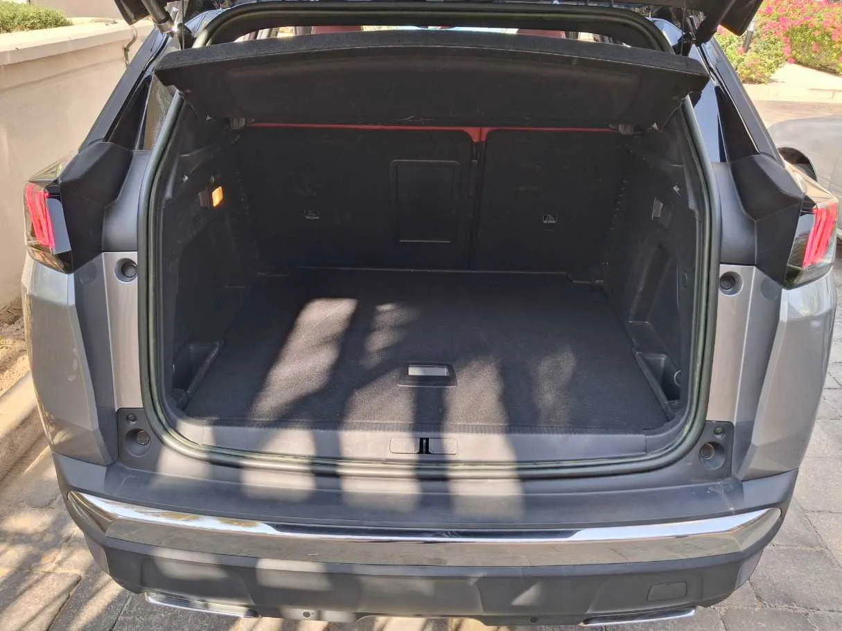 Car image 20