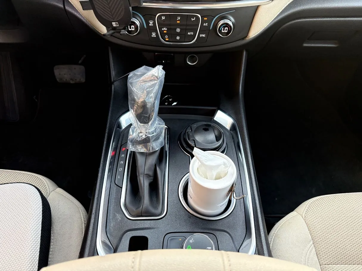 Car image 20