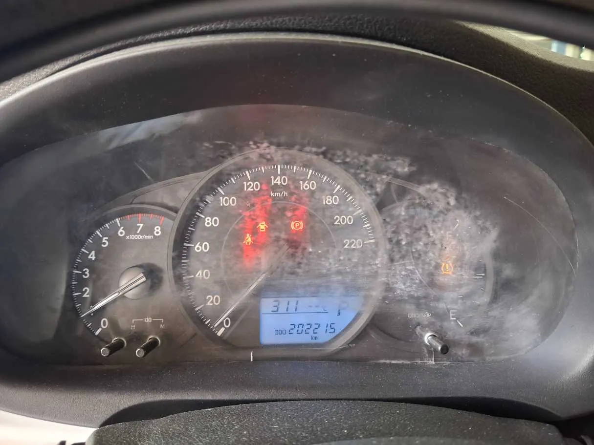 Car image 17