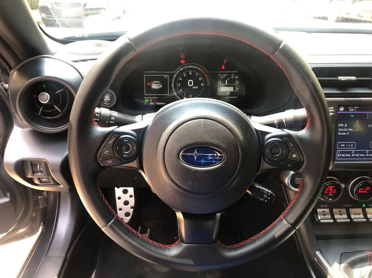 Car image 16
