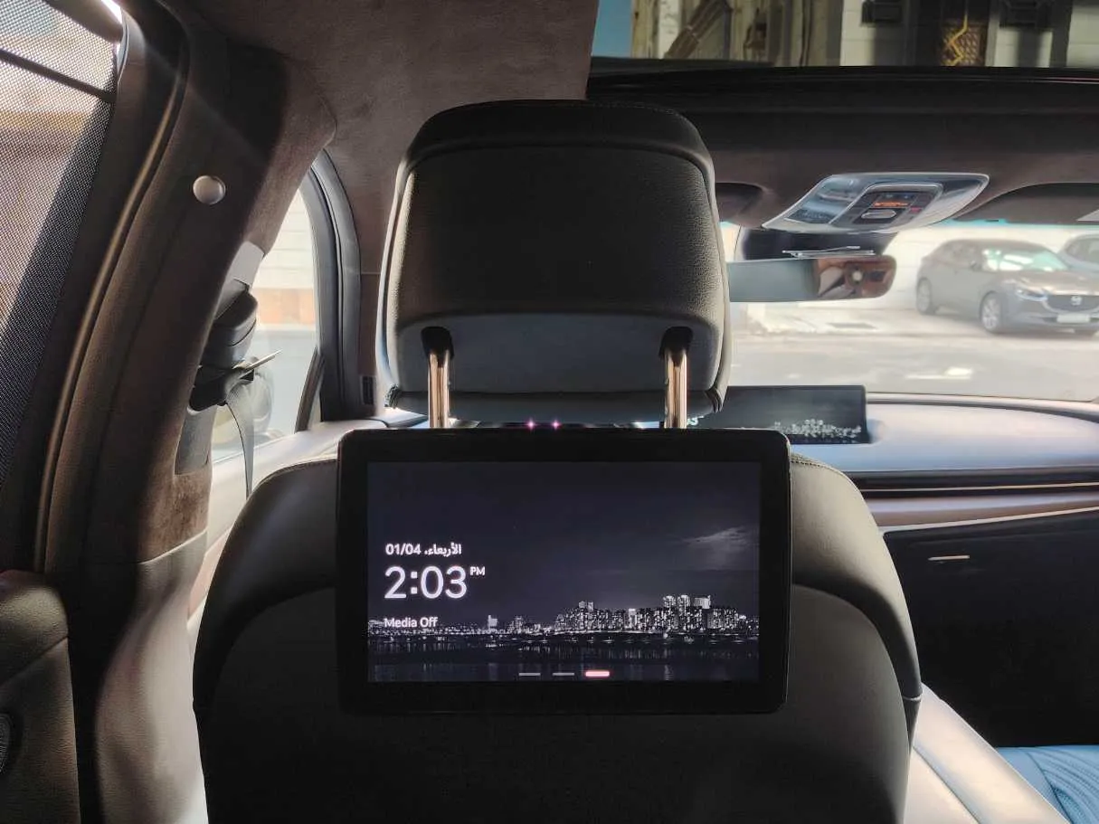 Car image 30