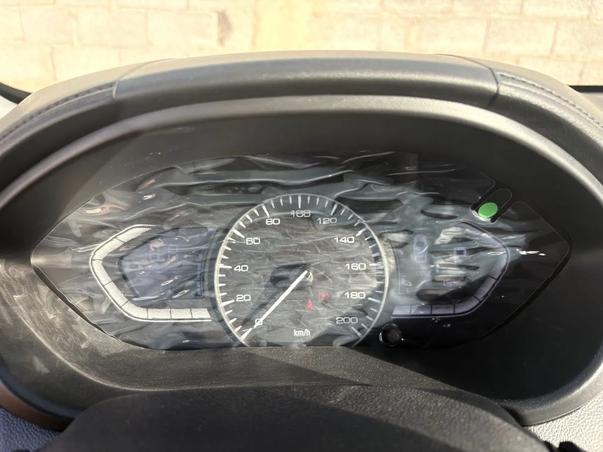 Car image 13