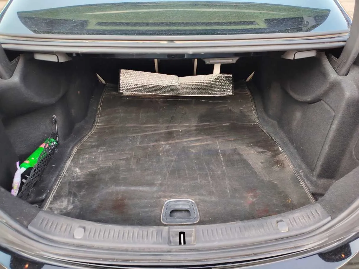 Car image 22