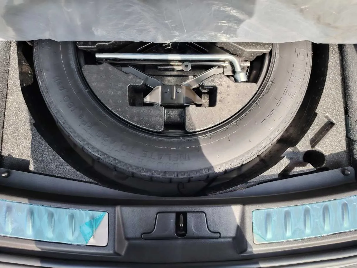 Car image 31