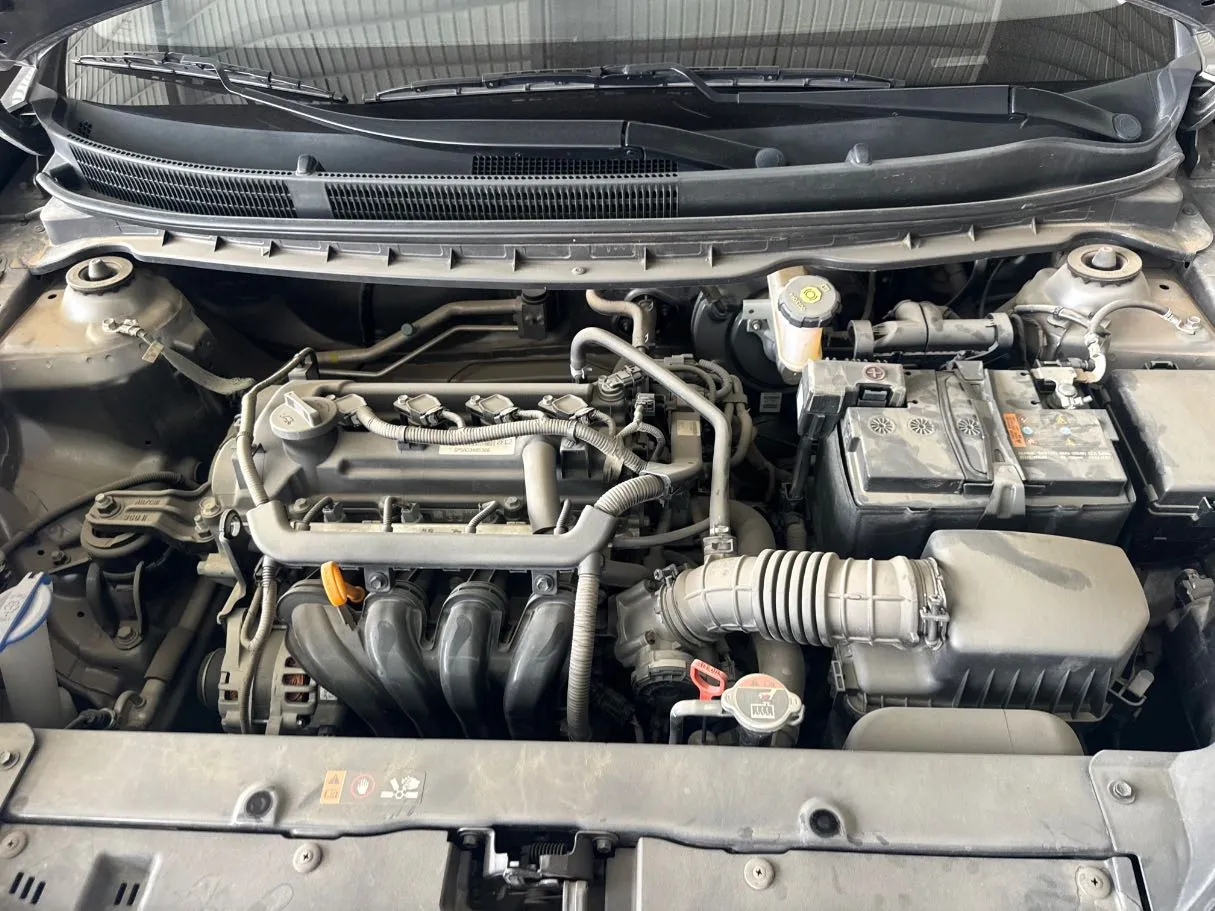 Car image 18