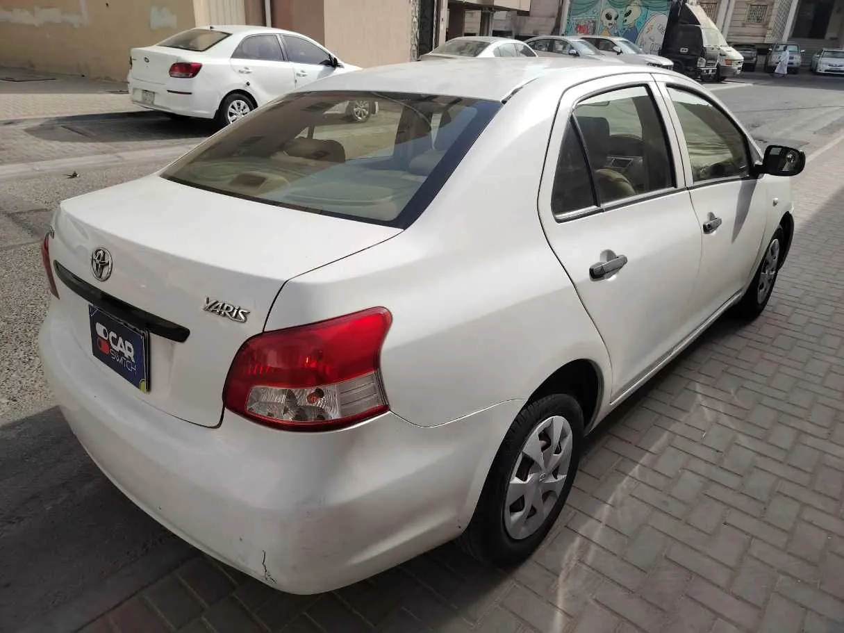 Car image 5