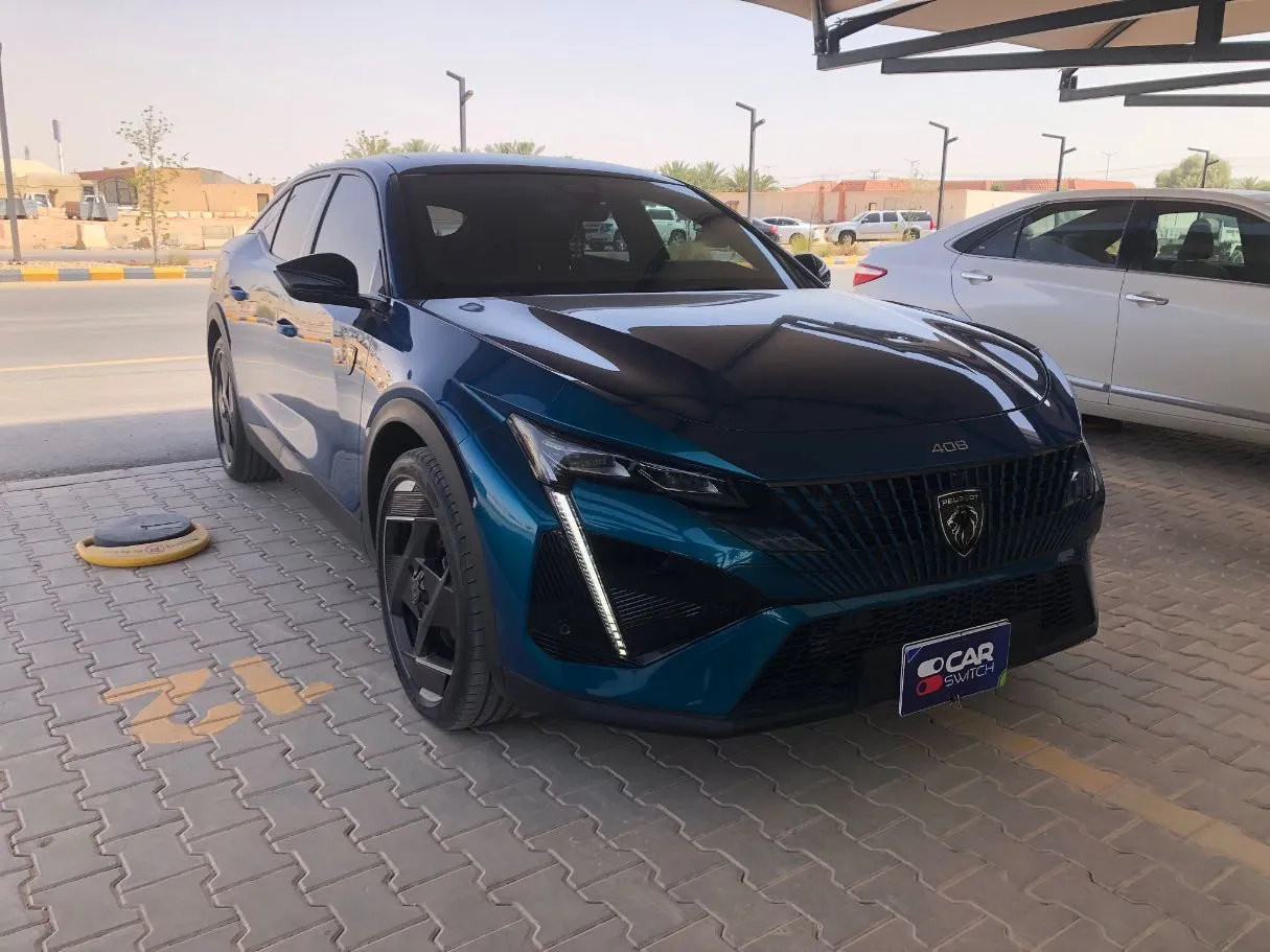 Car image 3