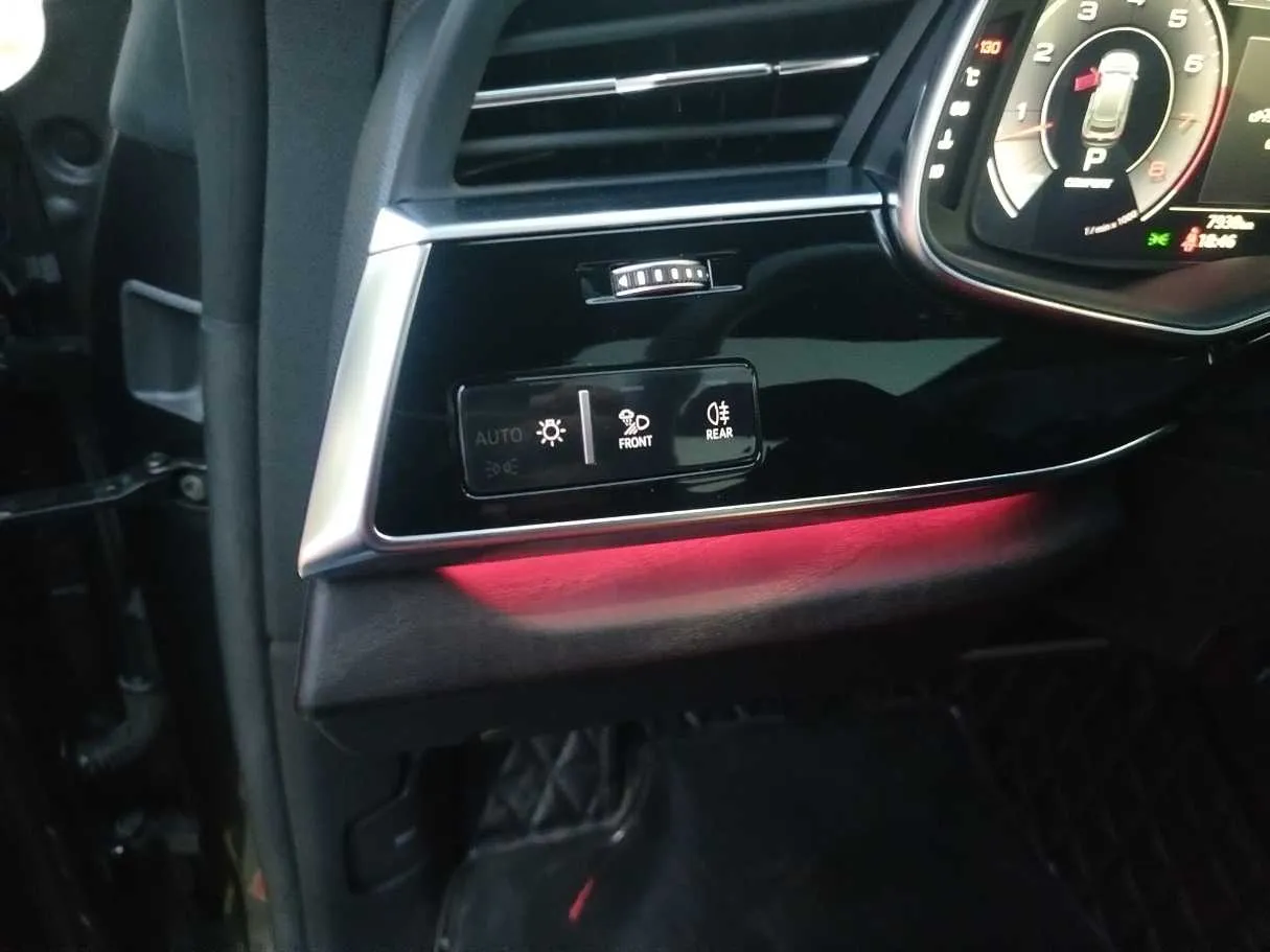 Car image 22