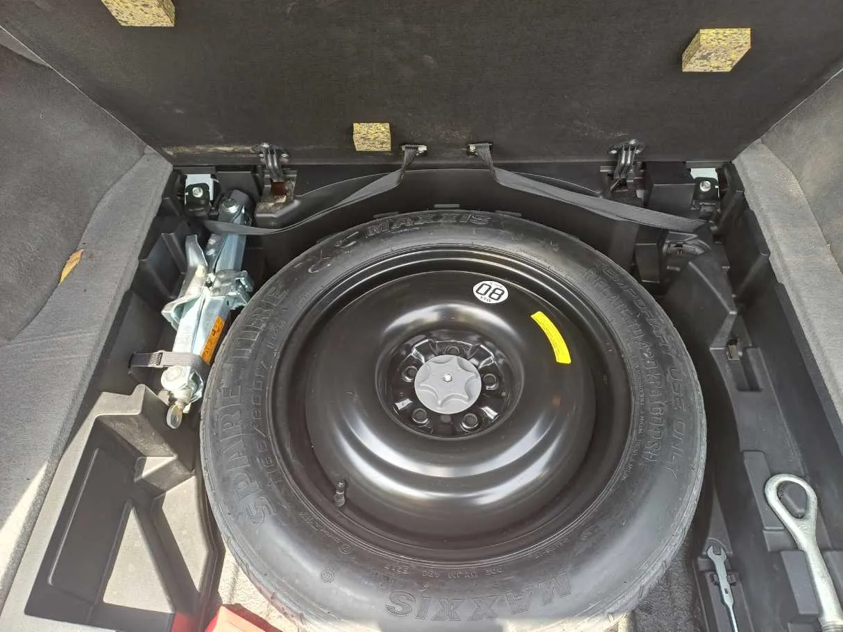 Car image 21