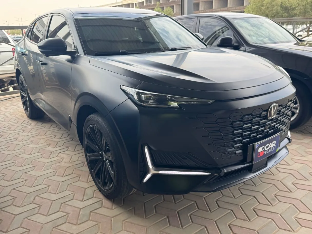 Car image 3