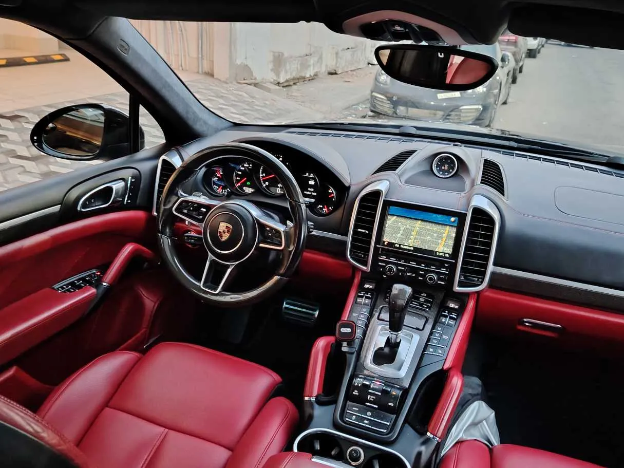 Car image 20