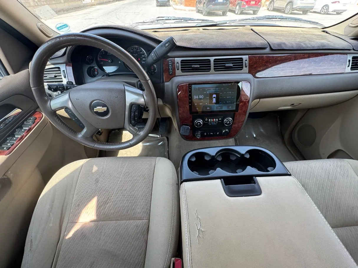 Car image 15