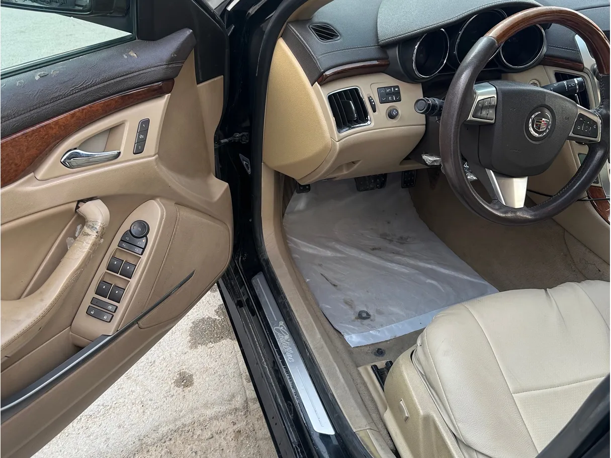 Car image 8