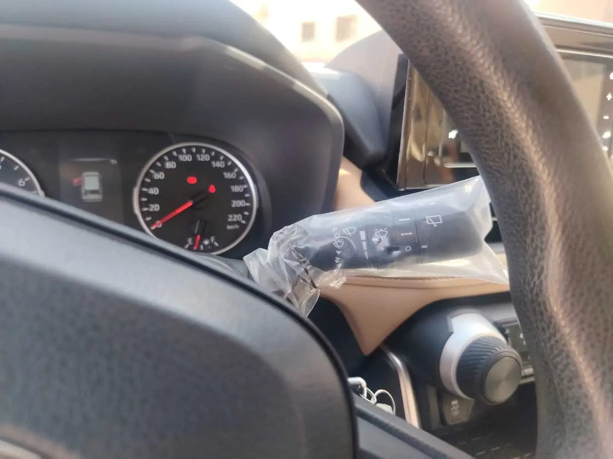 Car image 26