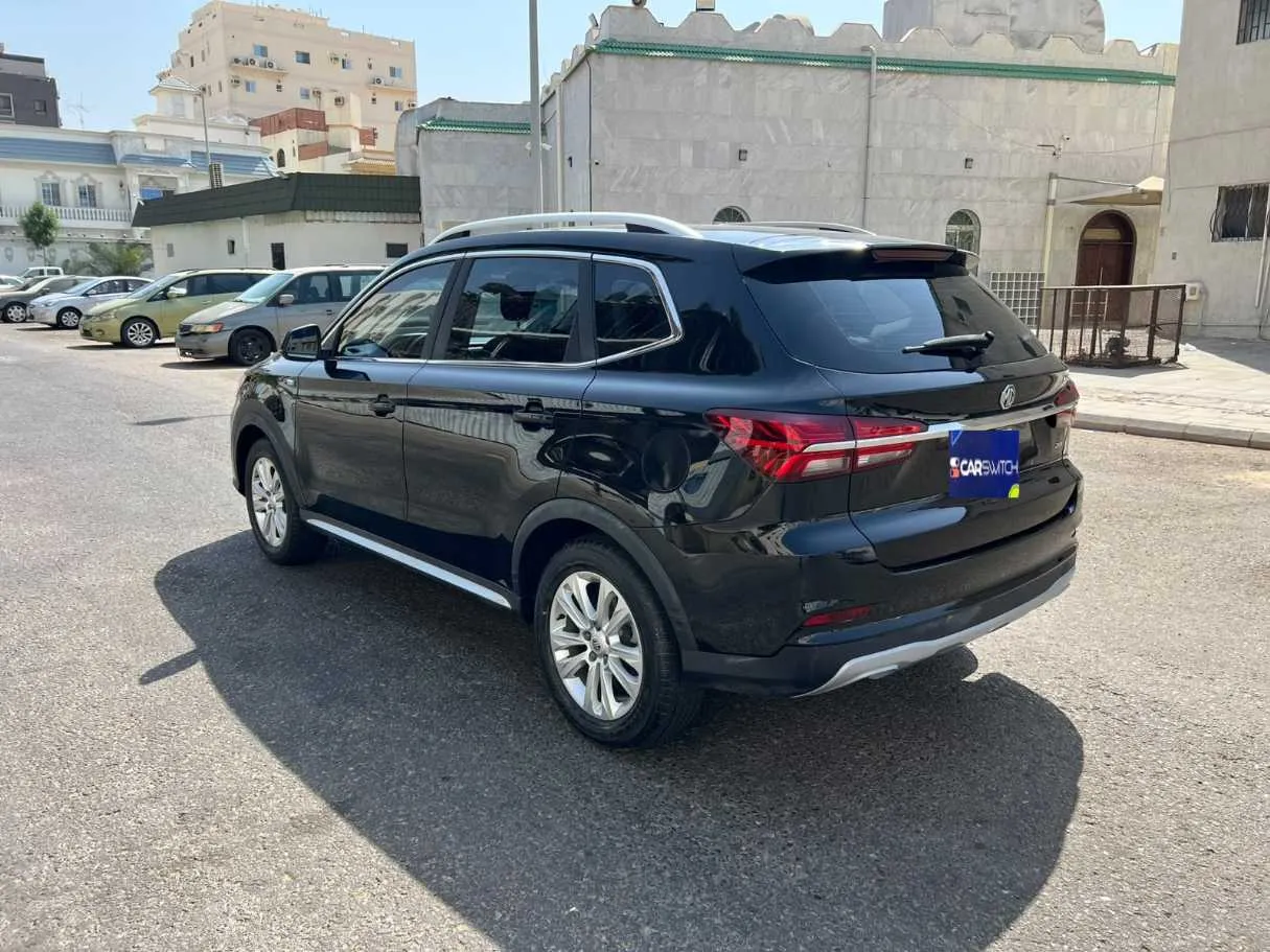 Car image 7