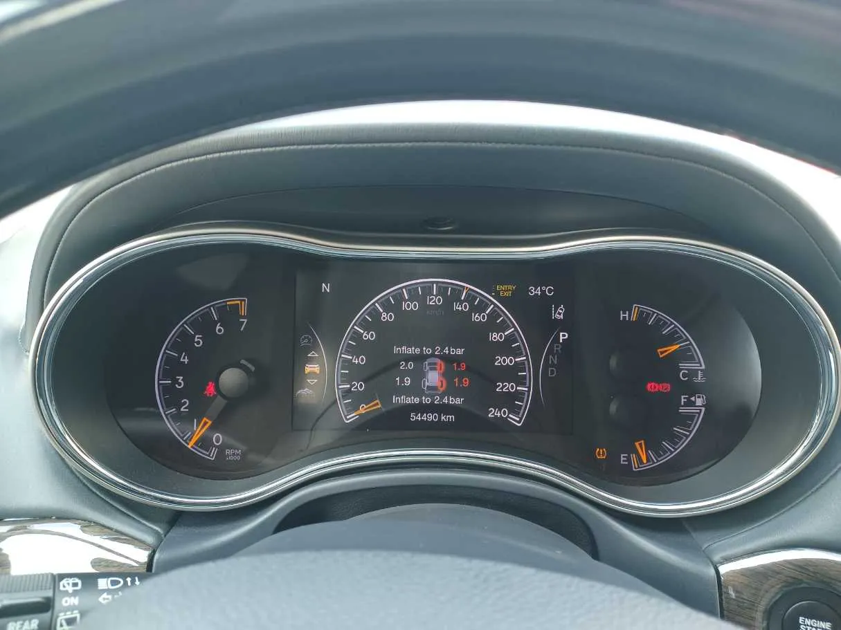 Car image 17