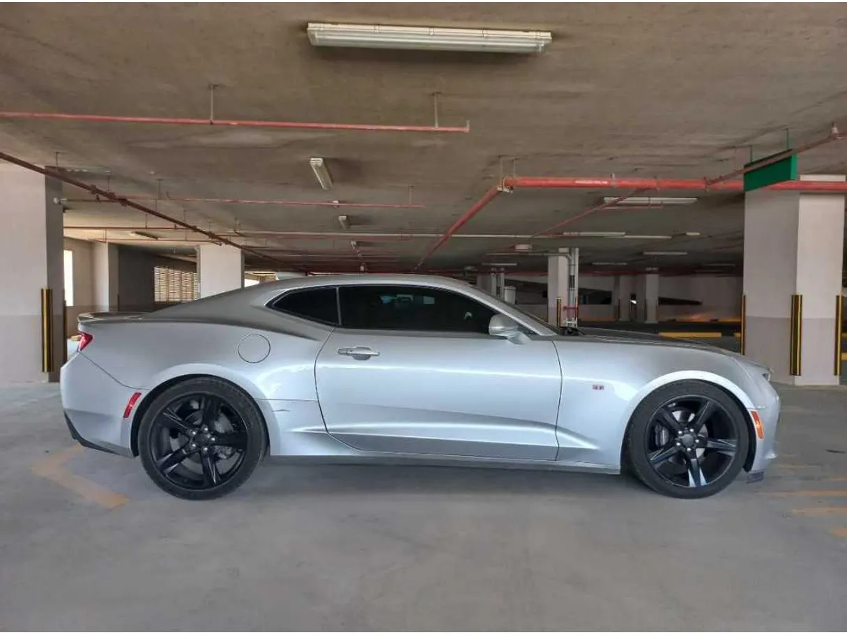 Car image 8