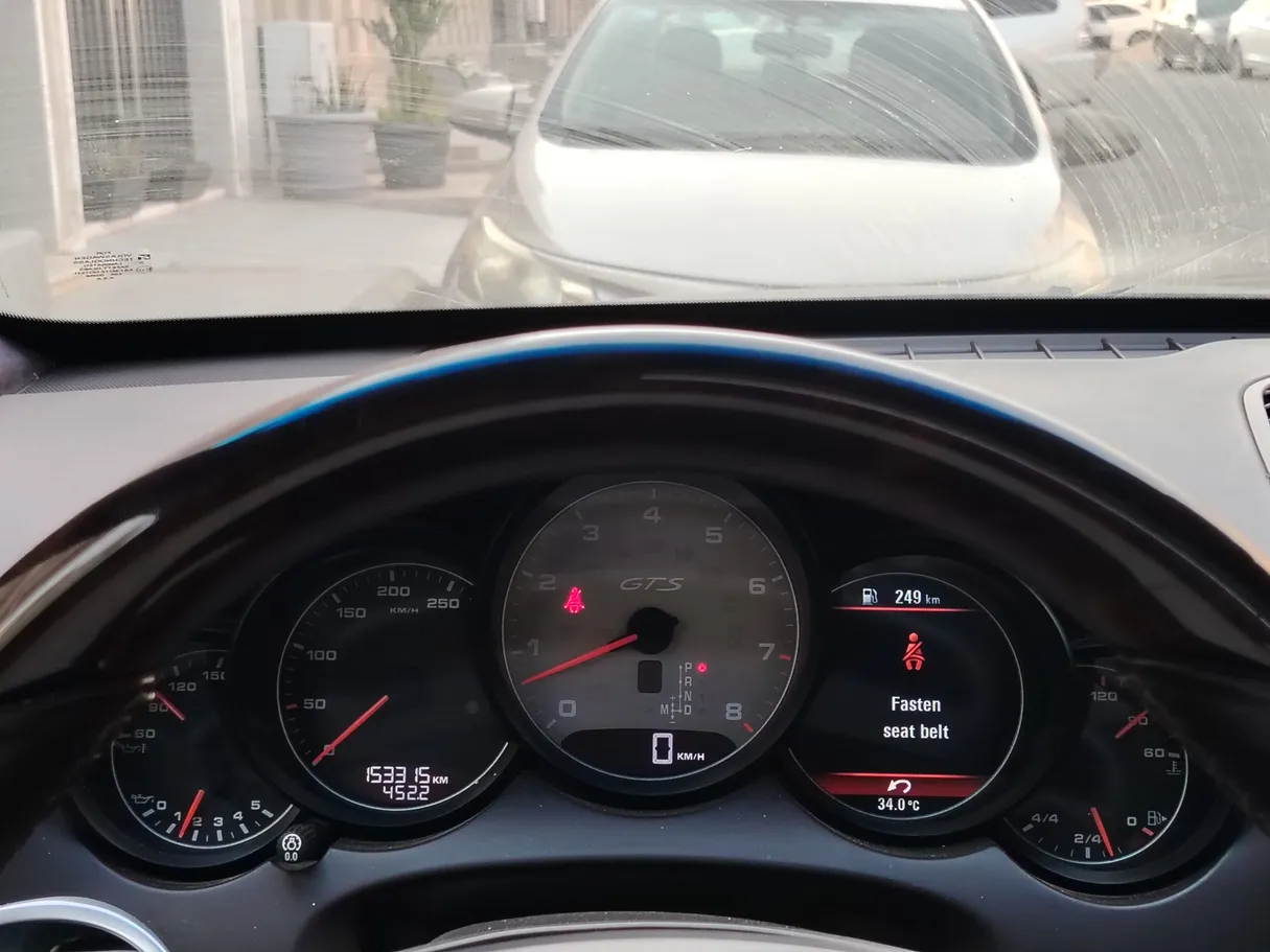 Car image 26