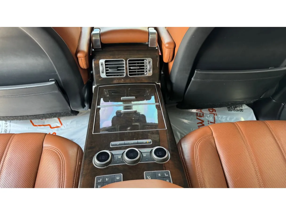 Car image 26