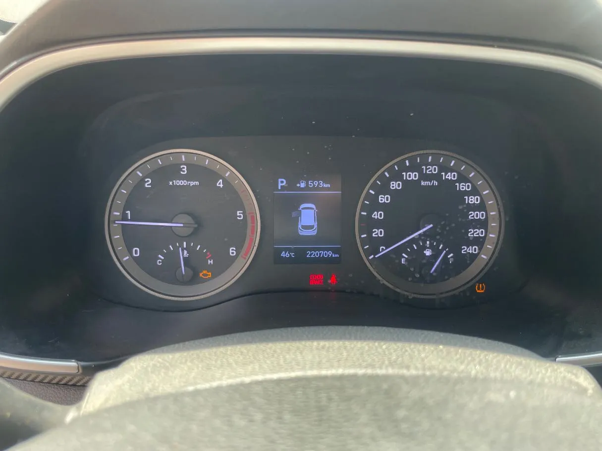 Car image 20
