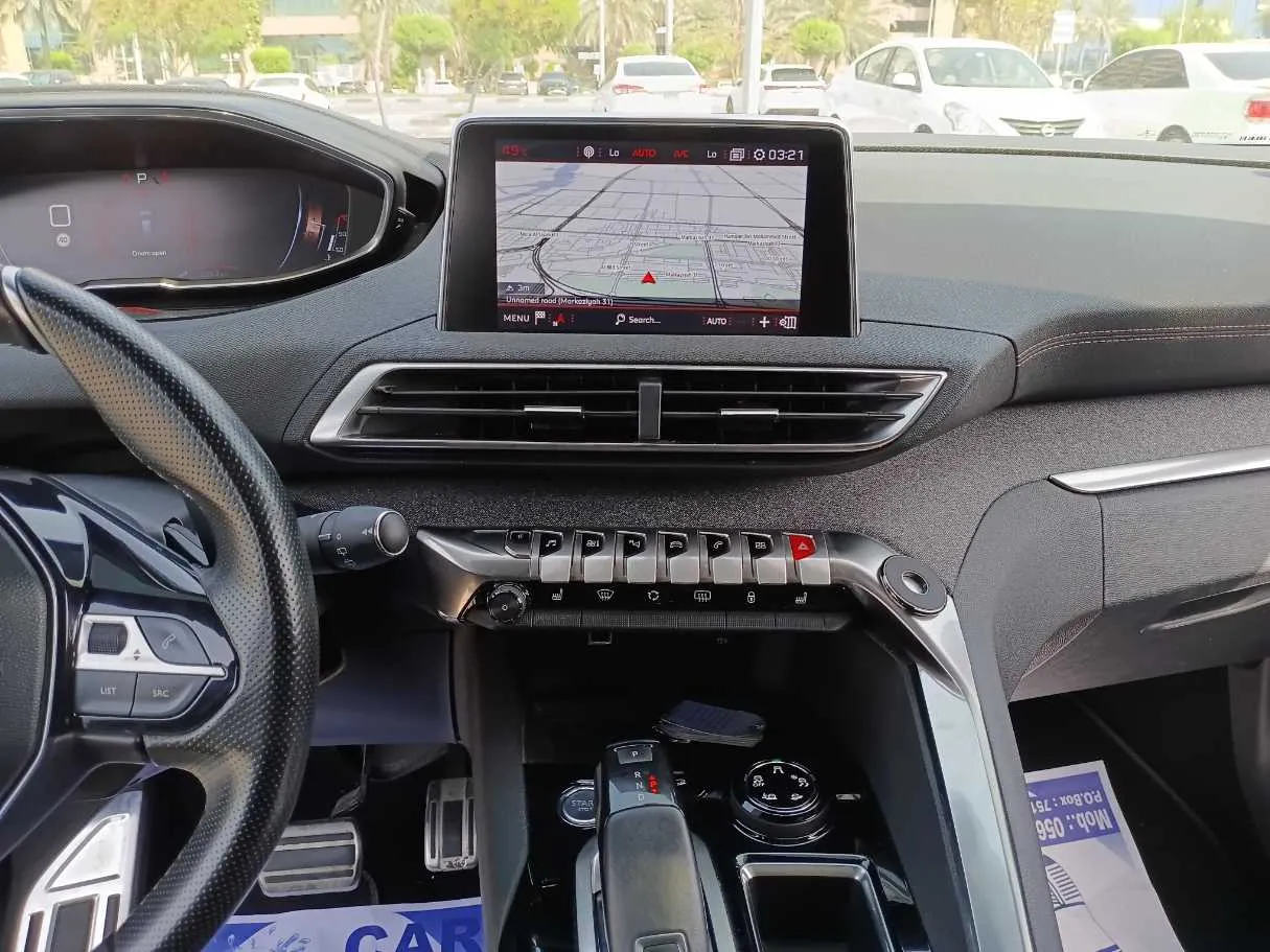 Car image 18