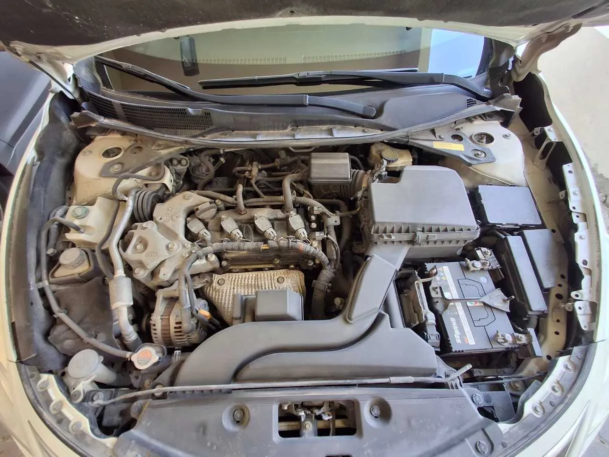 Car image 19