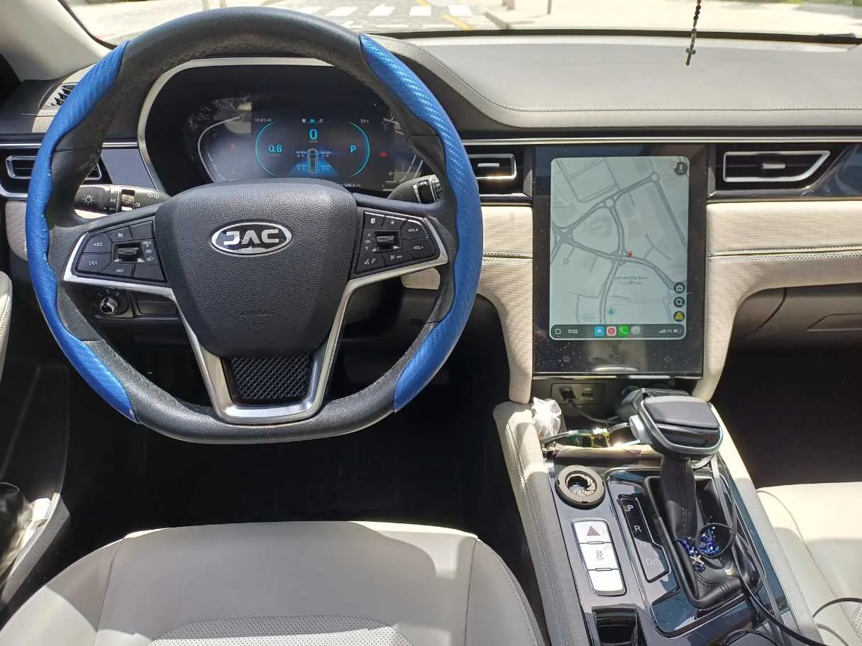 Car image 17