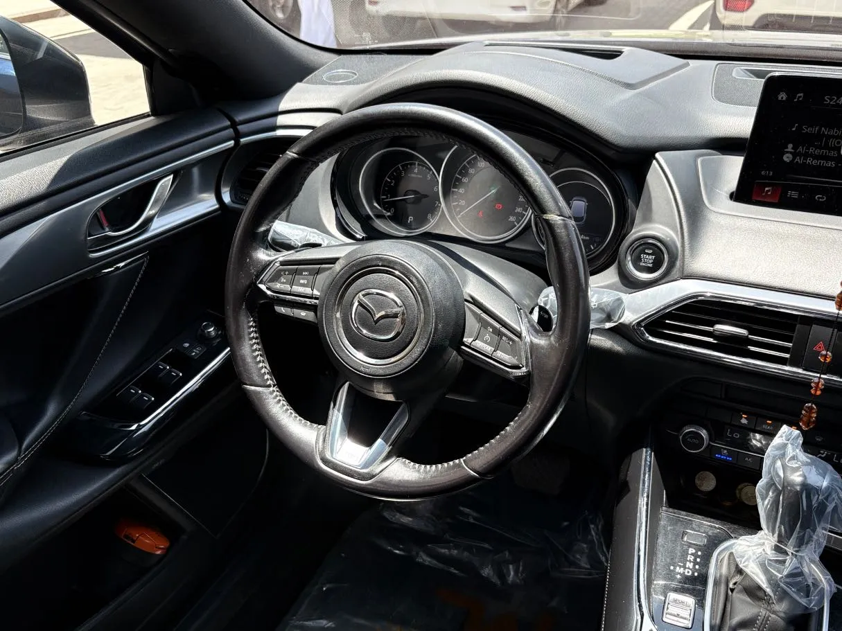 Car image 23