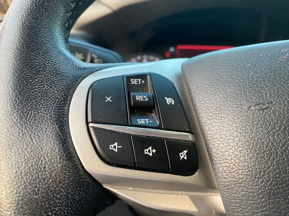 Car image 25
