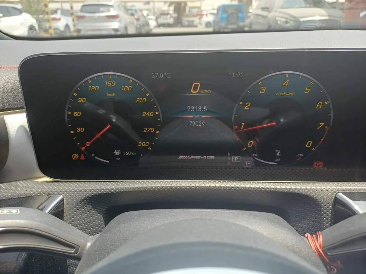Car image 18