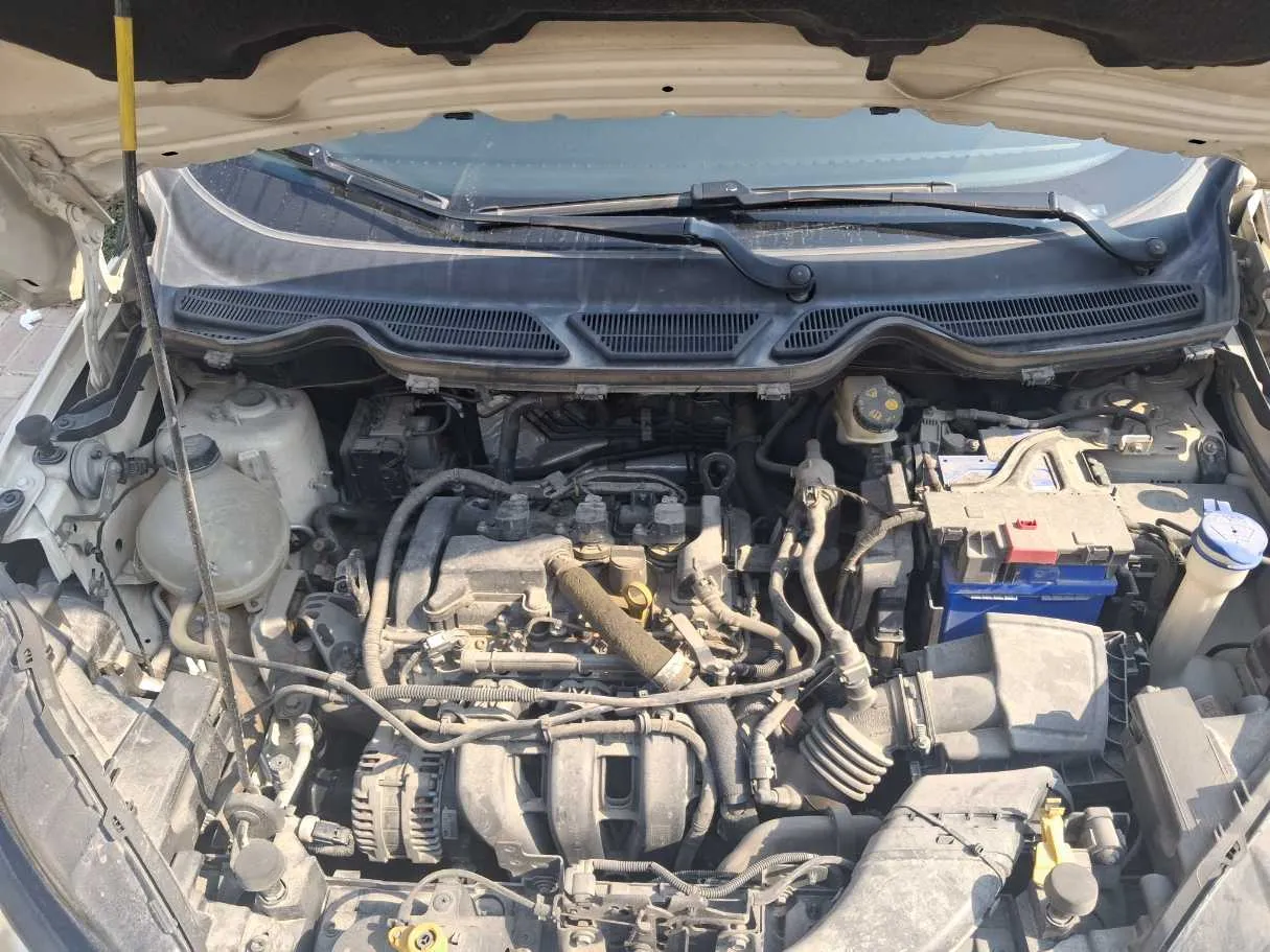 Car image 15