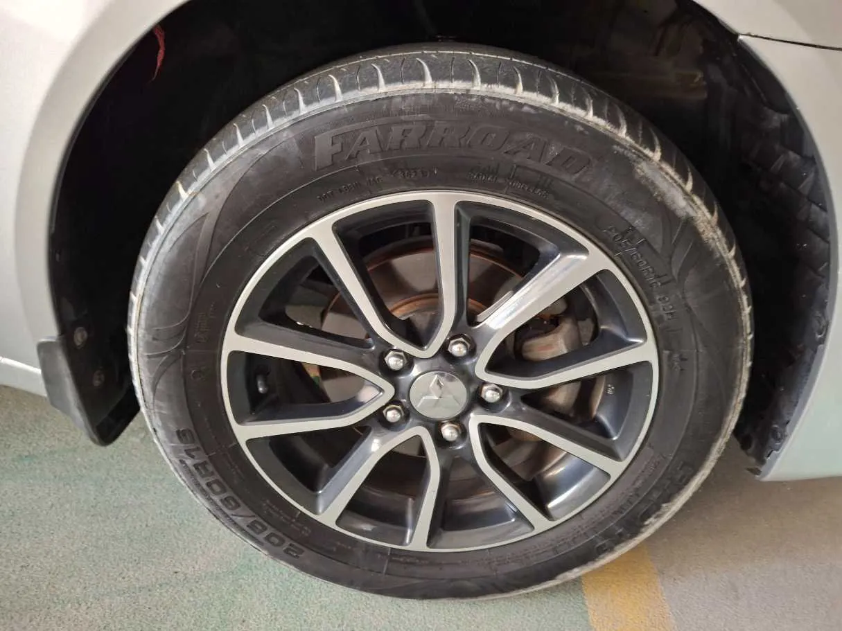 Car image 6