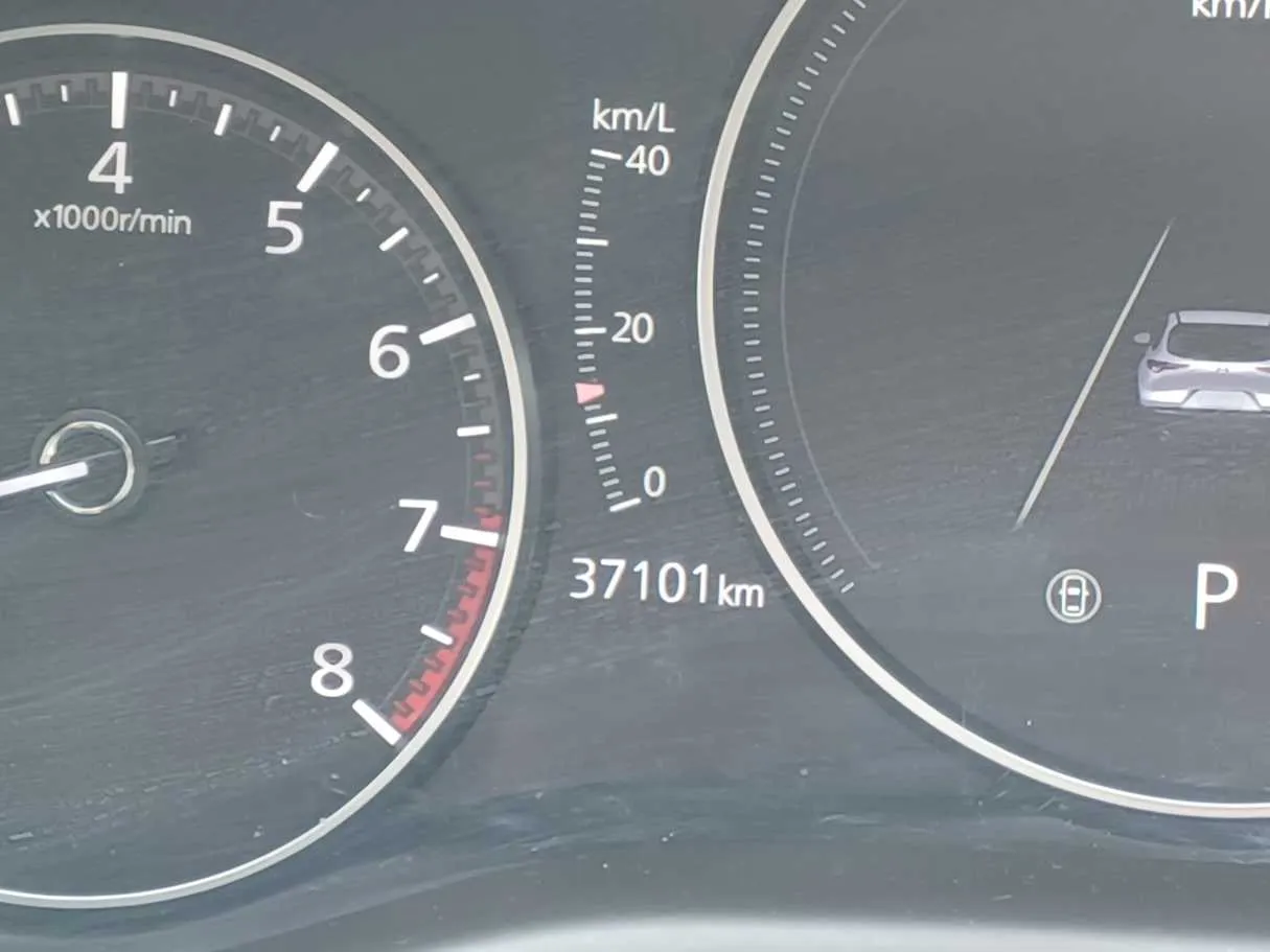 Car image 17