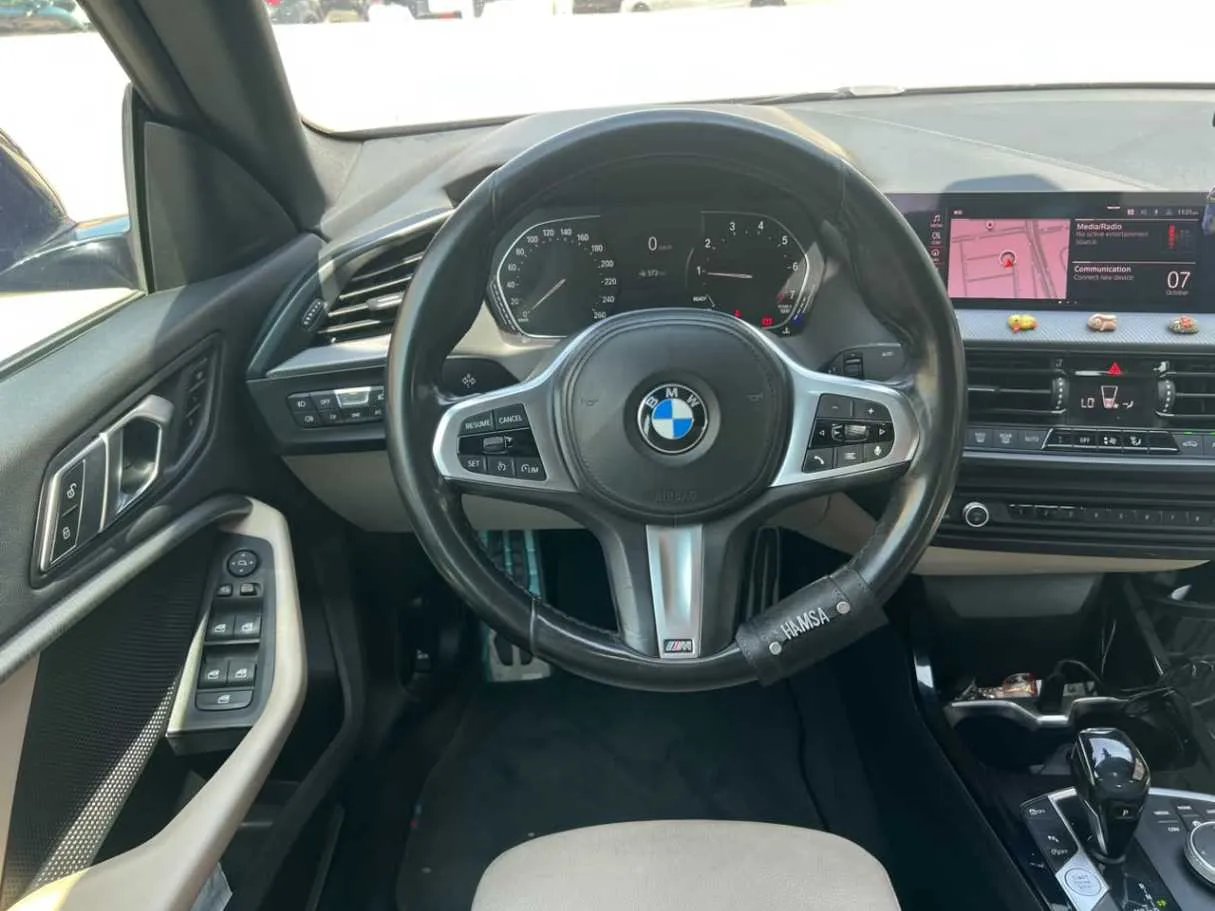 Car image 21