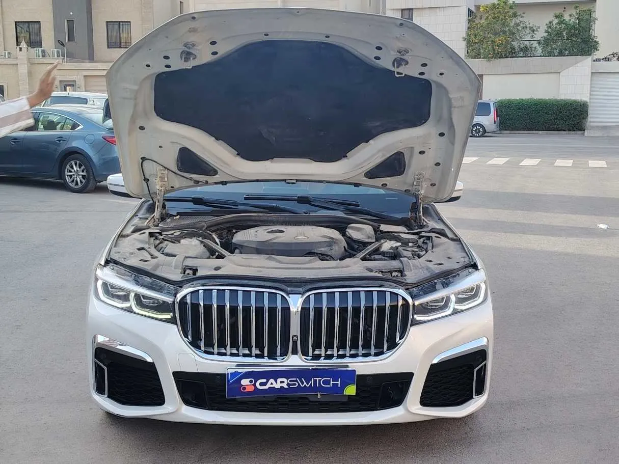 Car image 32