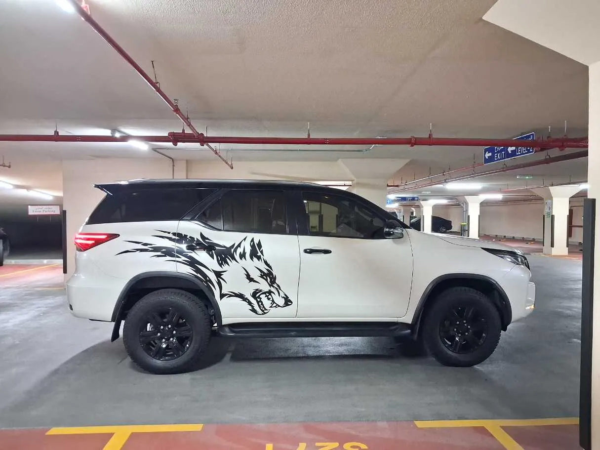 Car image 3