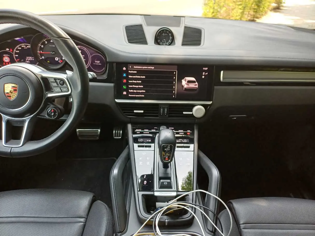 Car image 16