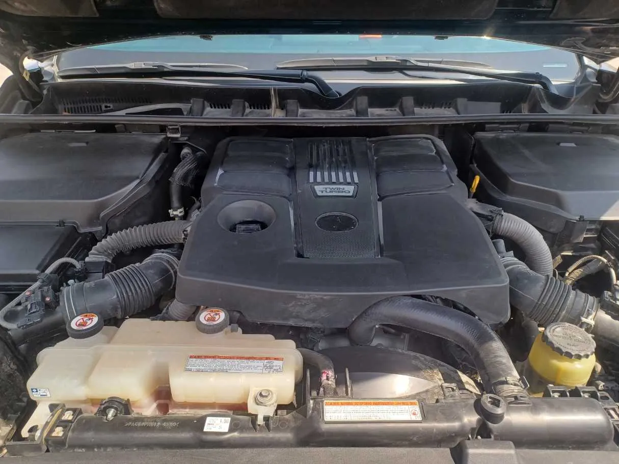 Car image 23