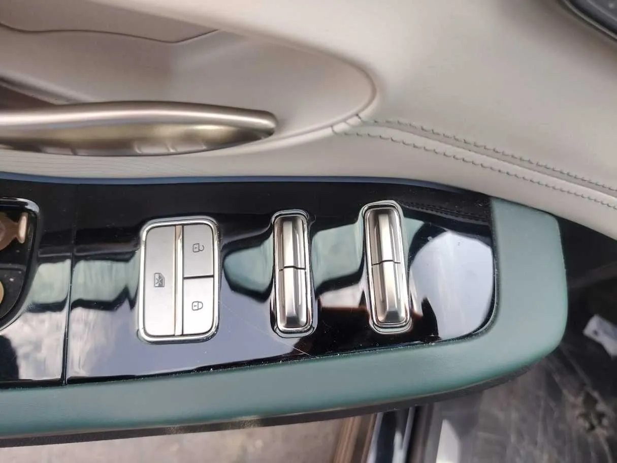 Car image 41