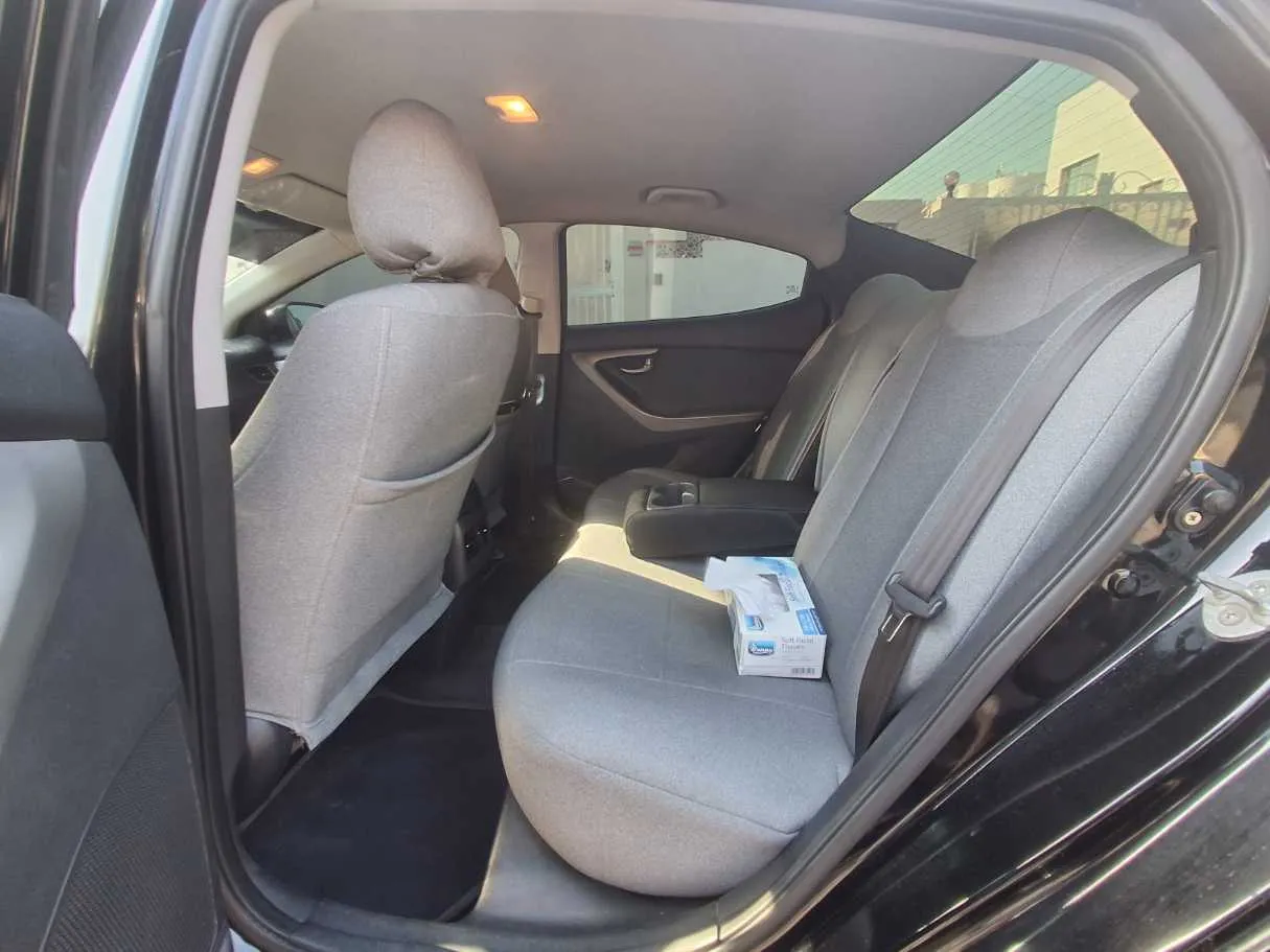 Car image 13