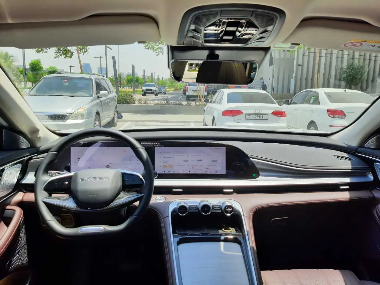 Car image 15
