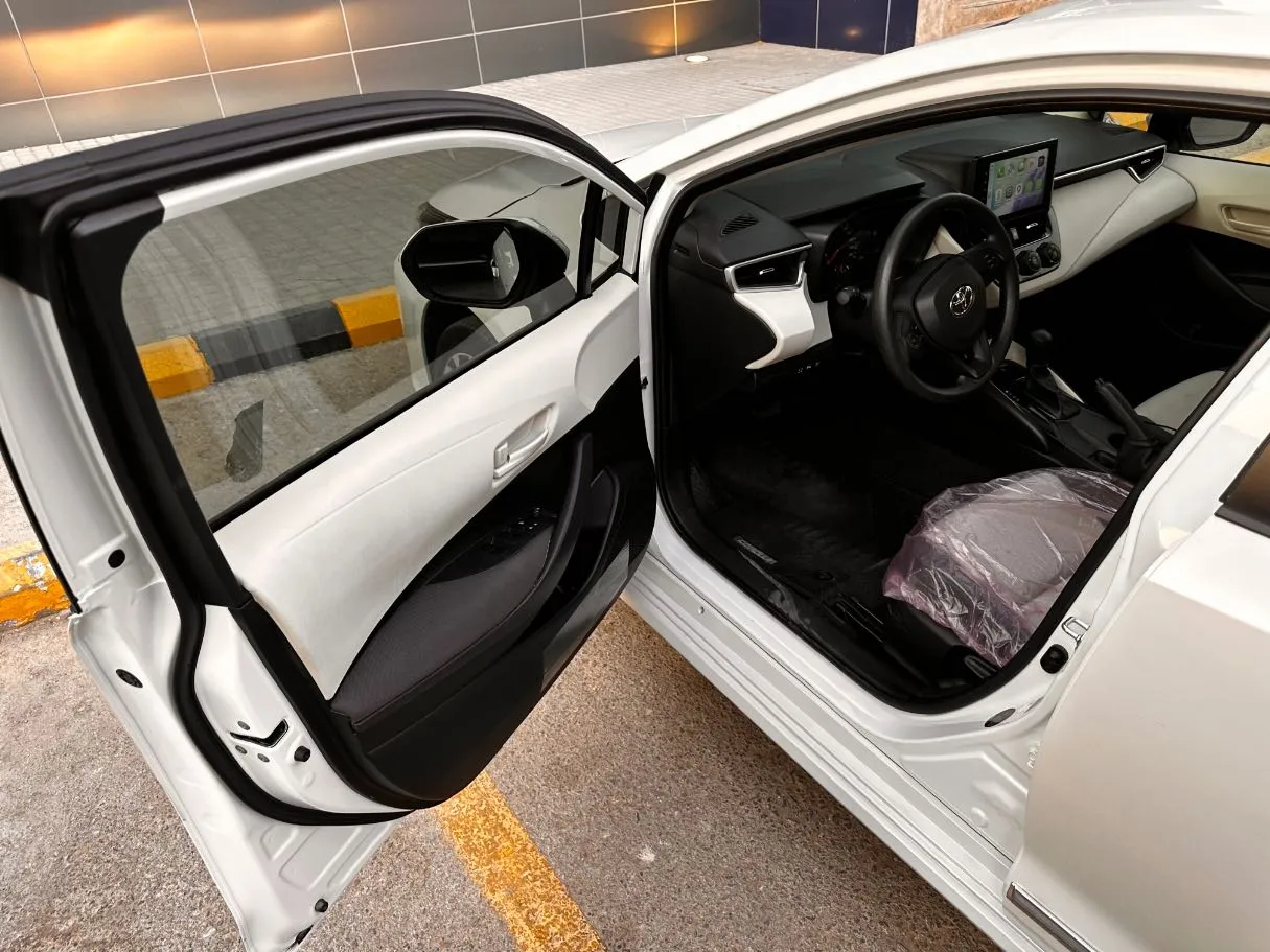 Car image 10