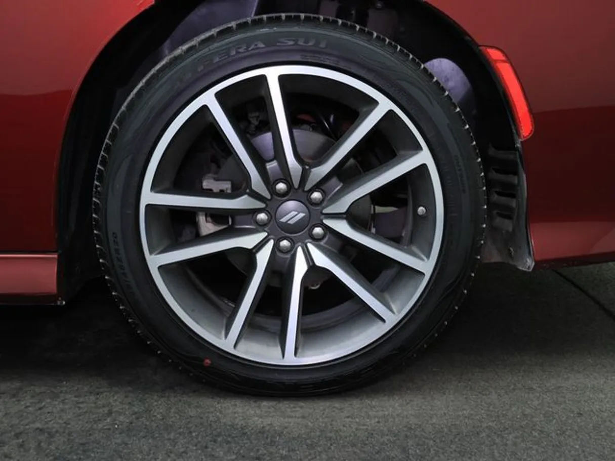 Car image 7